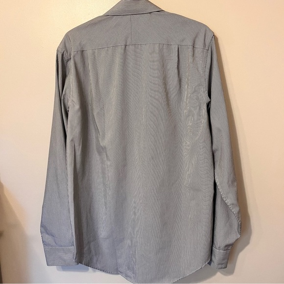 Calvin Klein Men’s Dress Shirts ( Bundle of 2) - Picture 7 of 11